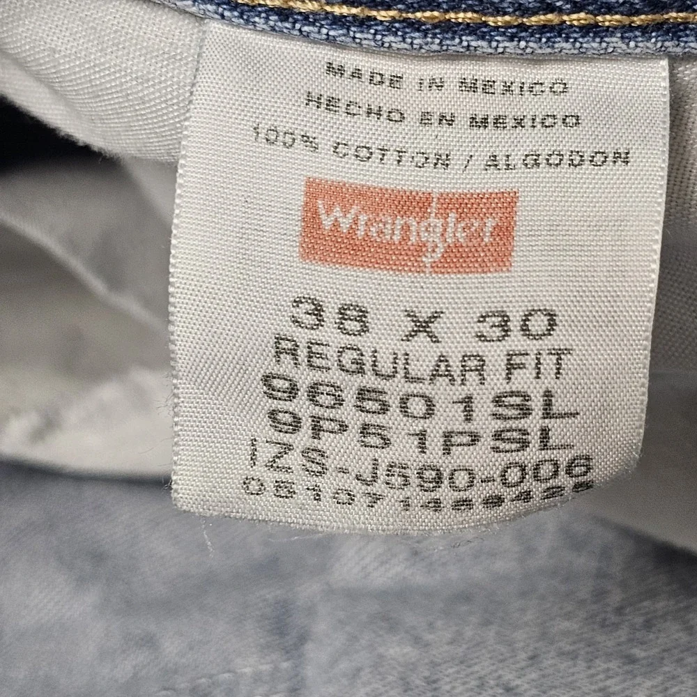 VTG Wrangler Men's Light Blue‎ Denim Sz 38x30